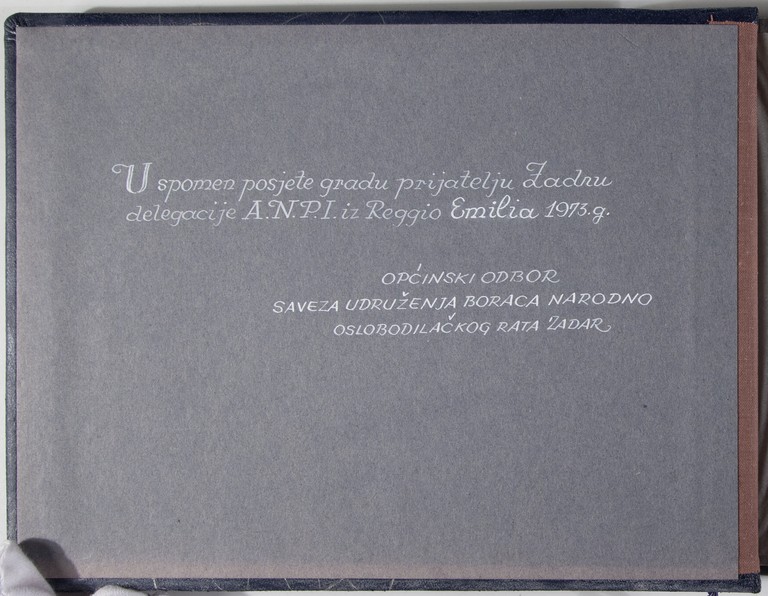 Intestazione a ricordo della visita dell'A.N.P.I. di Reggio Emilia a Zara nel 1973